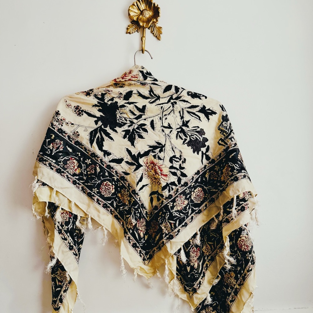 Floral & bird silk scarf- Inweaer Denmark